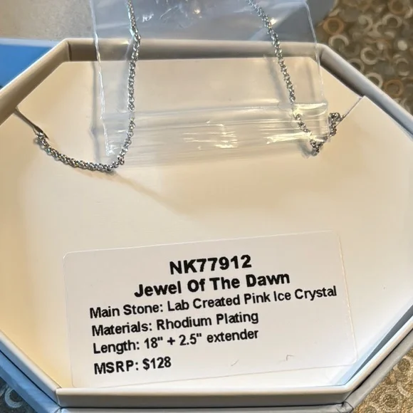 Bomb party 🎉 Pink sand Stone necklace - Picture 2 of 3